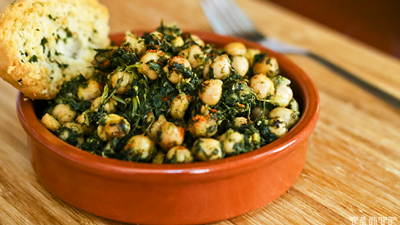 Best Espinacas Con Garbanzos Near Me